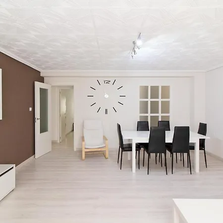 Global Properties, De 4 A 100 M De La Playa Puerto de Sagunto