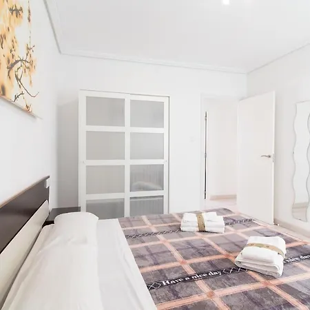 Global Properties, De 4 A 100 M De La Playa Apartment Puerto de Sagunto