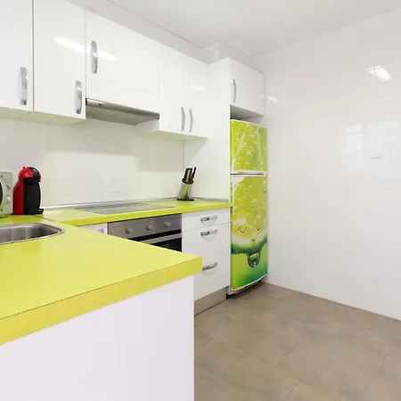 Global Properties, De 4 A 100 M De La Playa