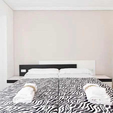 Global Properties, De 4 A 100 M De La Playa