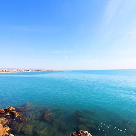Global Properties, De 4 A 100 M De La Playa Apartment