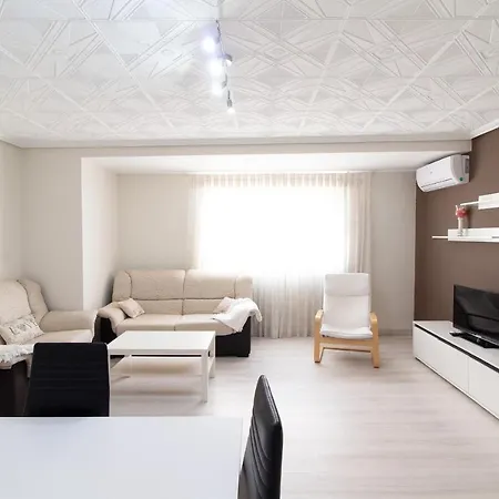 Global Properties, De 4 A 100 M De La Playa
