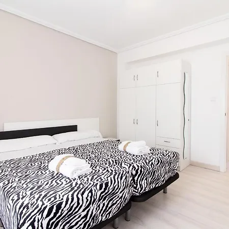 Global Properties, De 4 A 100 M De La Playa