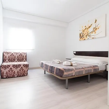 Global Properties, De 4 A 100 M De La Playa Apartment